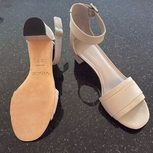 Vince like new leather sandal with 2 inch block heel
